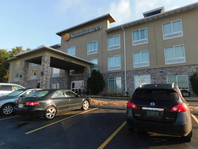 Comfort Inn St Clairsville - Image 1