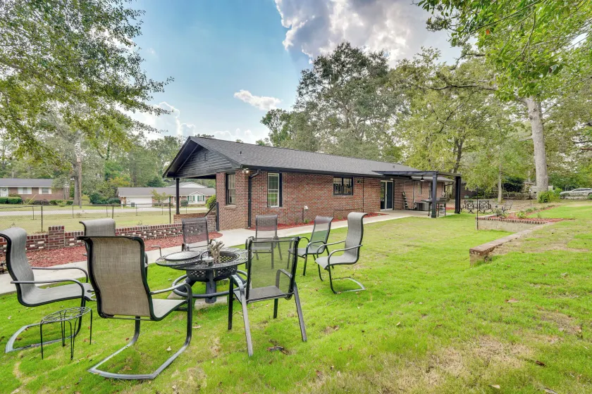 Group Getaway w/ Fenced Yard & Pool Table in Wrens - Image 1