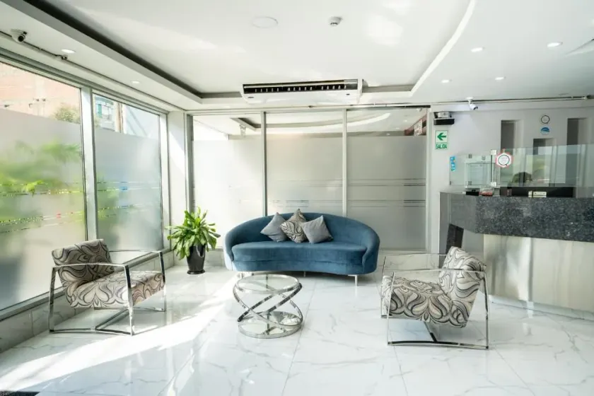 HOTEL QUADRUM - Lobby