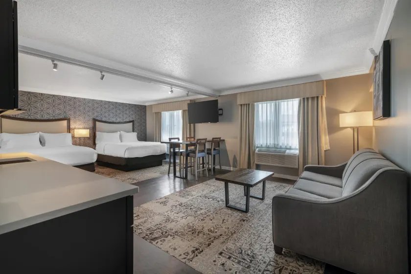Best Western PLUS Franklin Square Inn - Image 1