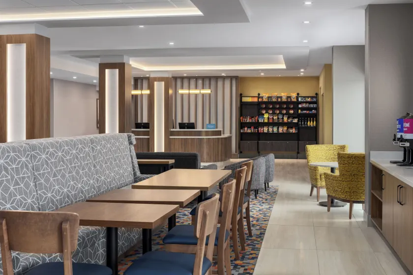Hampton Inn by Hilton Montreal East Anjou - Lobby