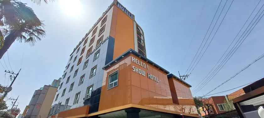 Yangsan Show Hotel - Image 1