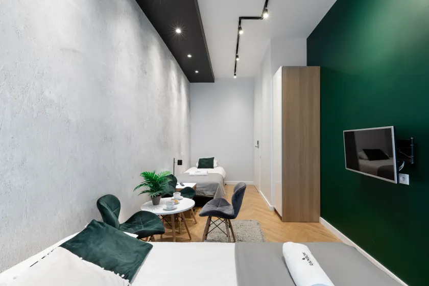 Rainbow Apartments 3 - Image 1