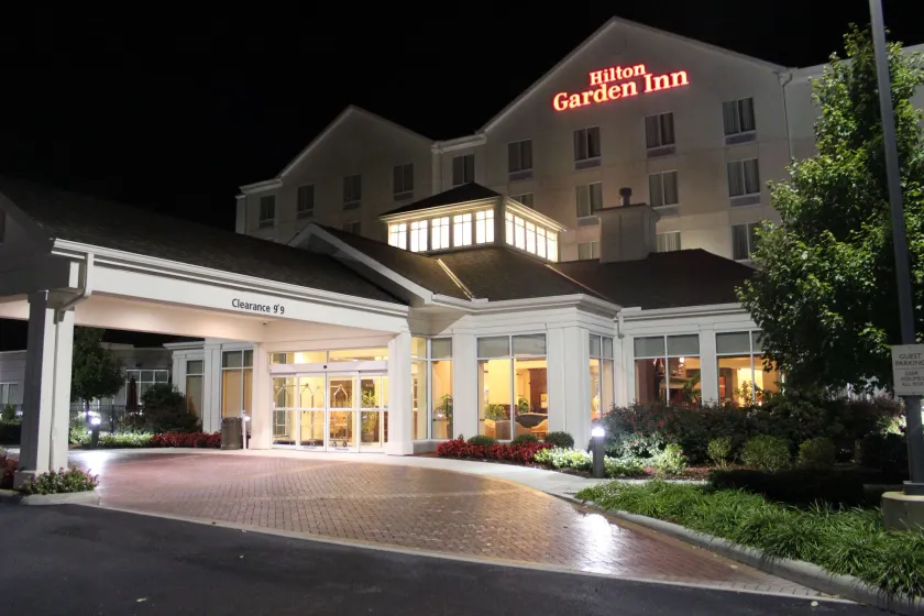 Hilton Garden Inn Cincinnati Blue Ash - Image 1