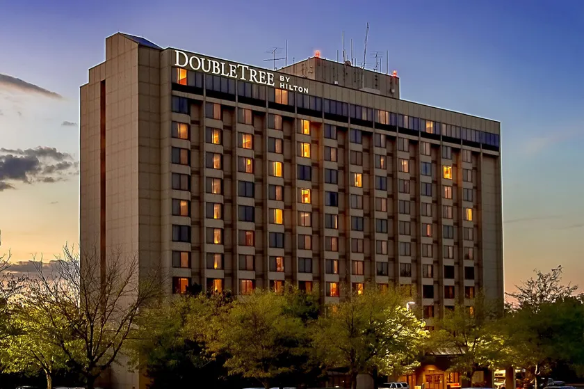 DoubleTree by Hilton Hotel St. Louis - Chesterfield - Image 1
