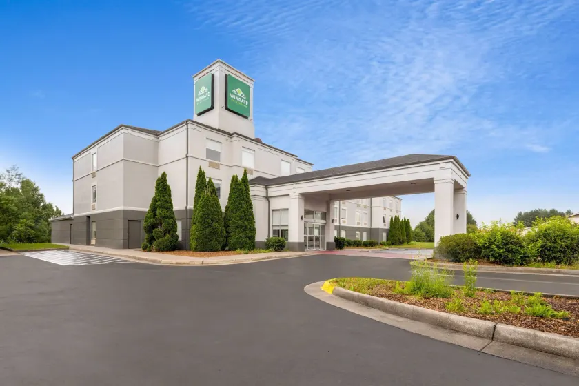 Wingate by Wyndham Dublin Near Claytor Lake State Park - Image 1