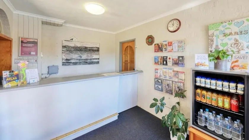 Blue Diamond Motor Inn - Lobby