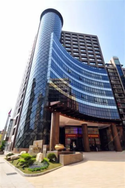 Monarch Skyline Hotel-Near Taimall - Image 1