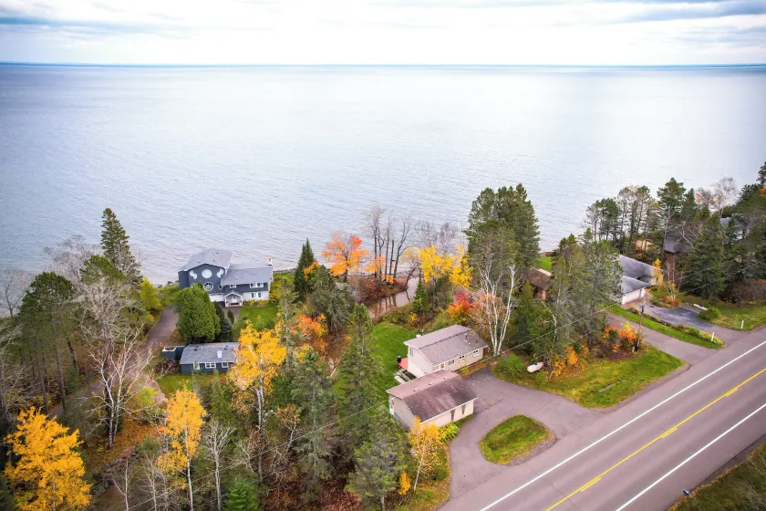 Lake Superior Getaway - Walk to Water! - Image 1