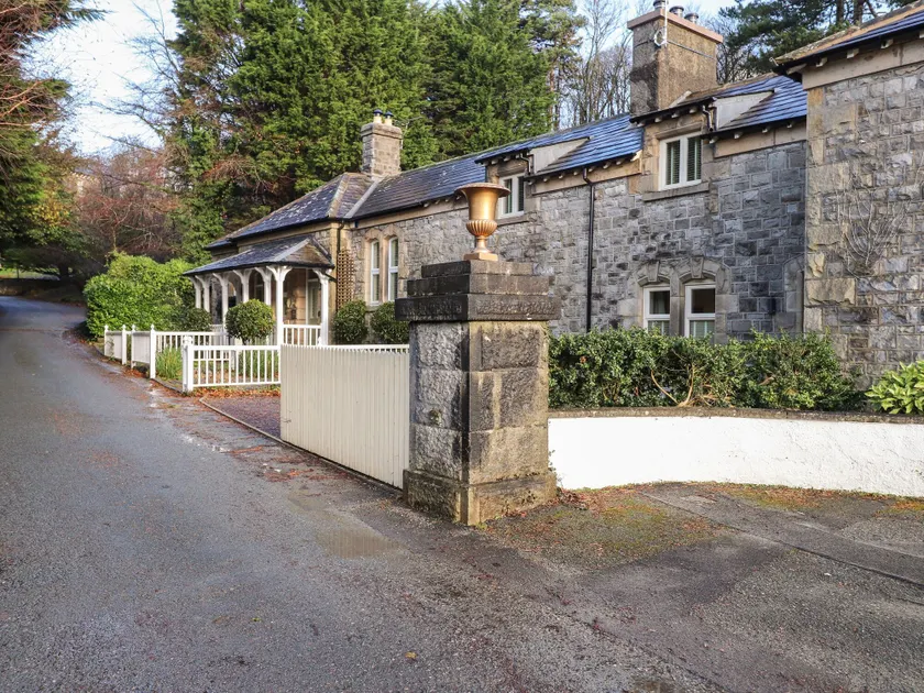 1 The Stables - Image 1