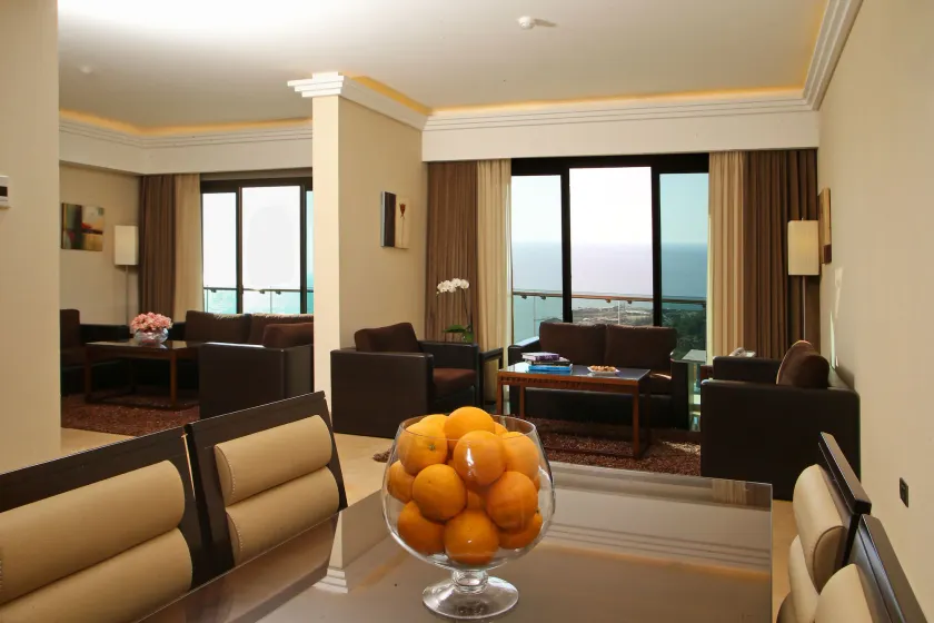 Lancaster Suites Raouche - Lobby sitting area