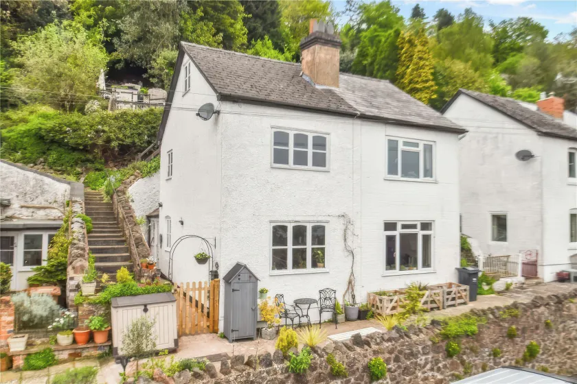 Holly Cottage - Image 1