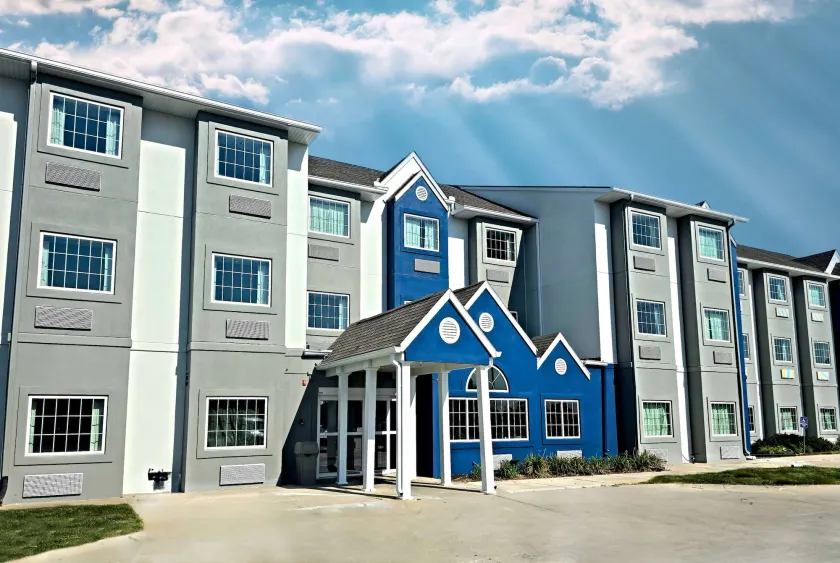 Microtel Inn & Suites by Wyndham Bluffs - Image 1