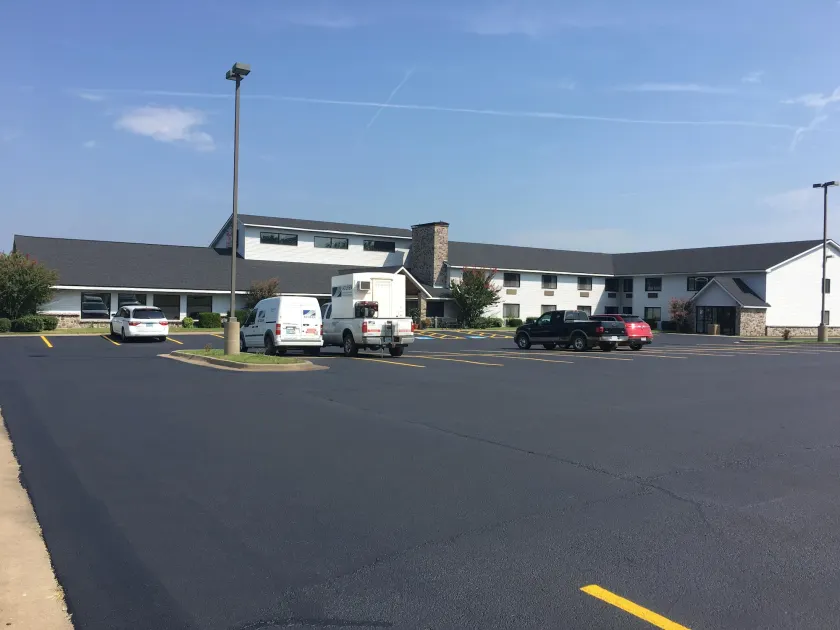 Regency Inn And Suites - Image 1