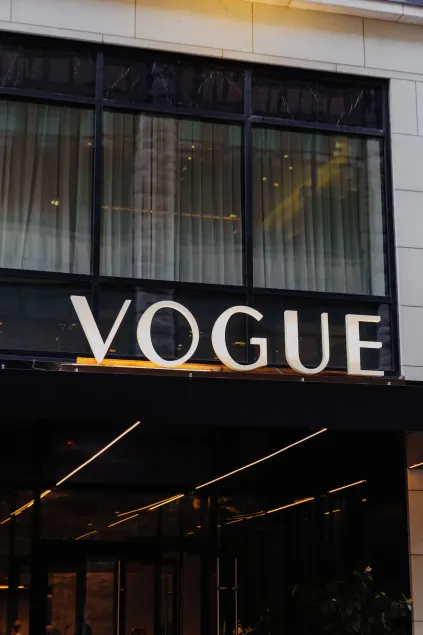 Vogue Hotel Montreal Downtown, Curio Collection by Hilton - Image 1