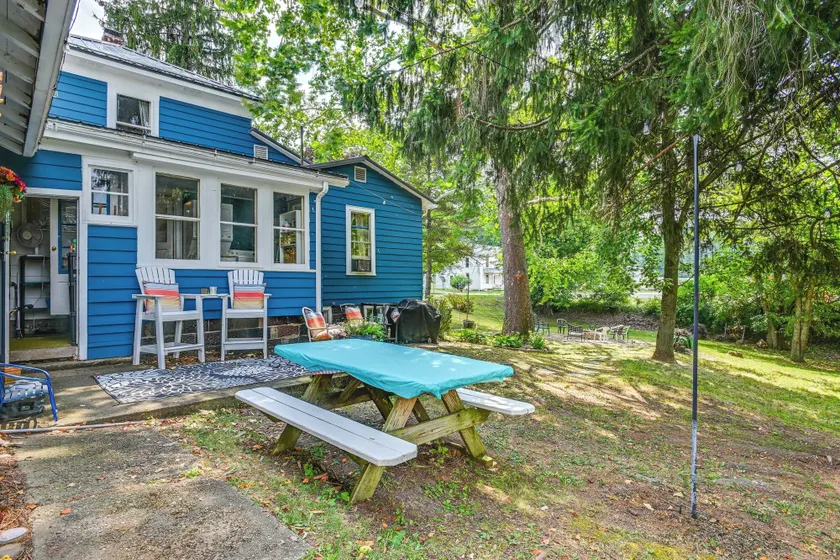 Boat & Unwind! Charming Atwood Lake Farmhouse - Image 1
