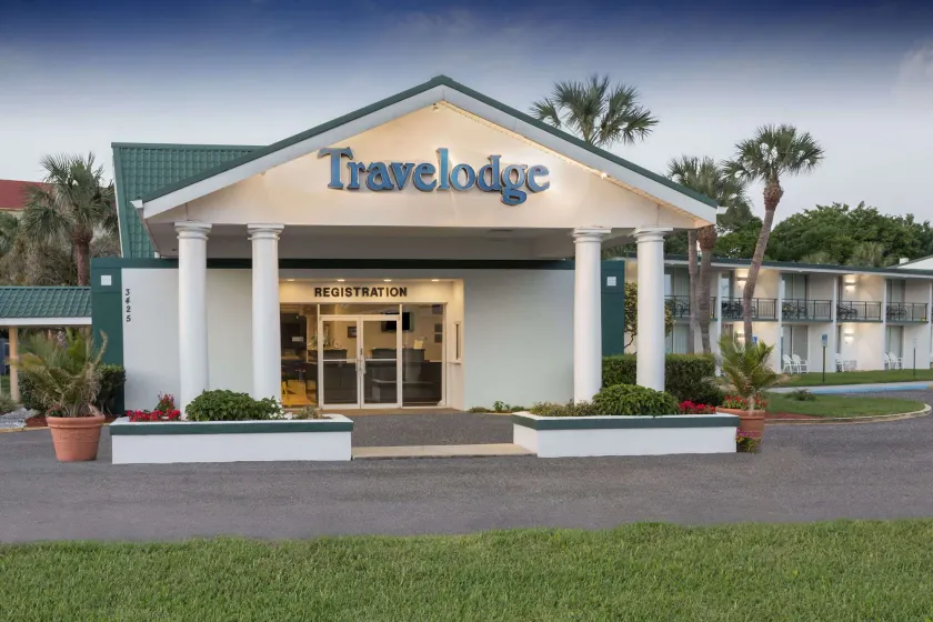 Travelodge by Wyndham Lakeland - Image 1