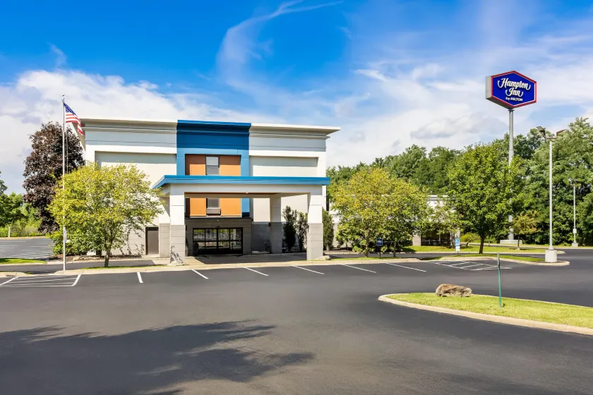 Hampton Inn by Hilton Youngstown-West I-80 - Image 1