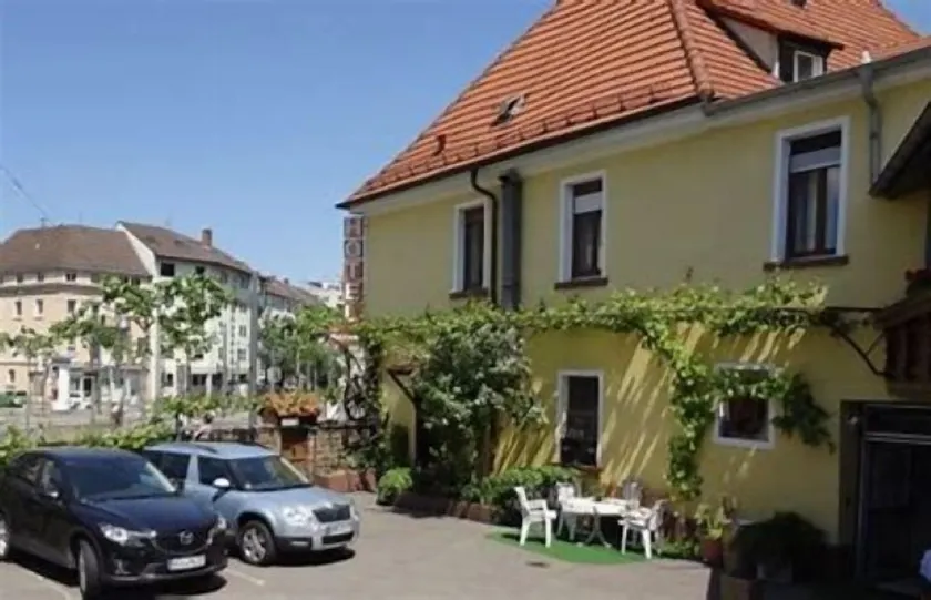 Hotel Rose Heidelberg inklusive Frühstück, Saunanutzung und Parkplätze nach Verfügbarkeit - Image 1