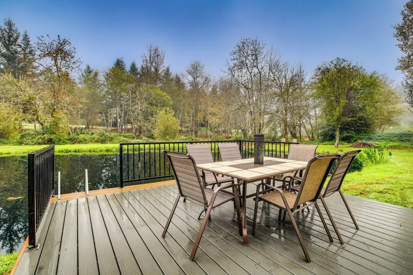 3 Acres! Spacious Waterfront Home in Amboy - Image 1