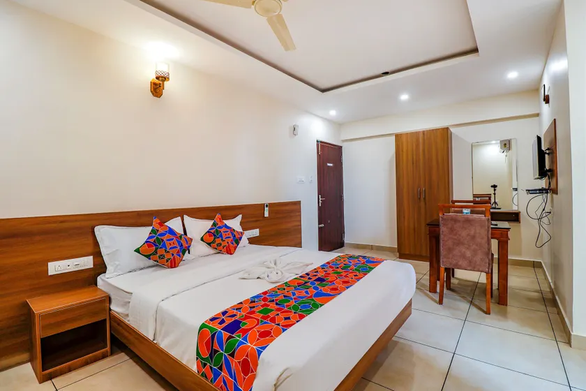 Fabhotel Green Park Residency - Image 1