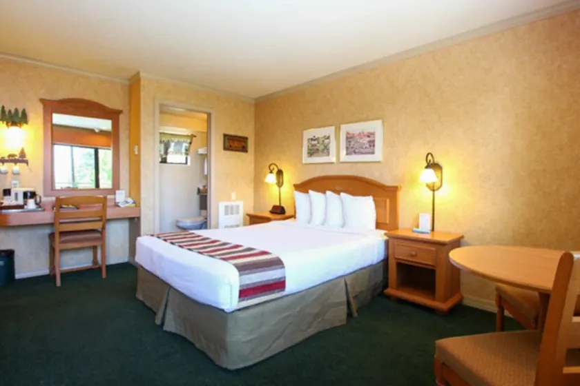 Pepper Tree Inn Tahoe City - Image 1