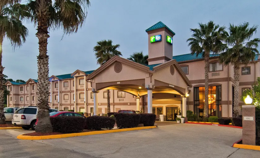 Holiday Inn Express Hotel and Suites Lake Charles by IHG - Image 1
