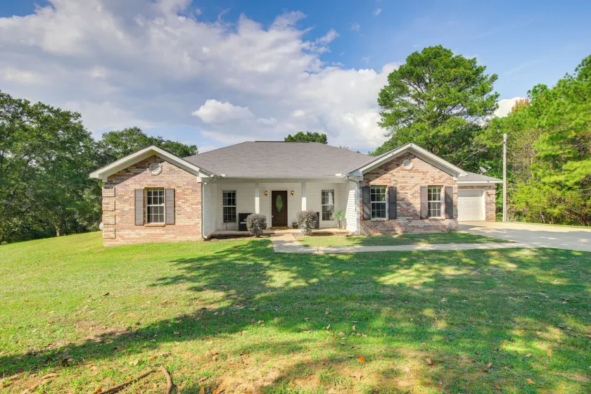 ~ 13 Mi to Ole Miss: Private Family-friendly Home! - Image 1