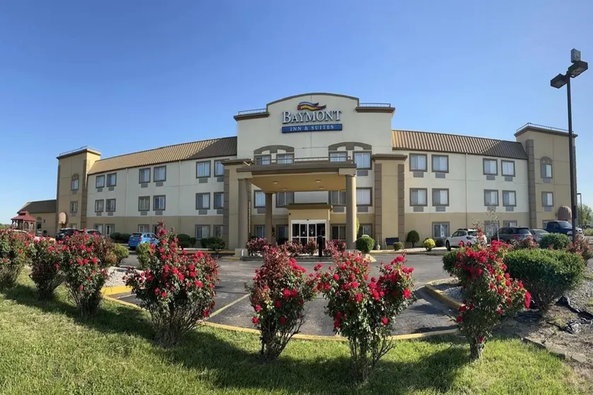 Baymont by Wyndham Evansville North/Haubstadt - Image 1