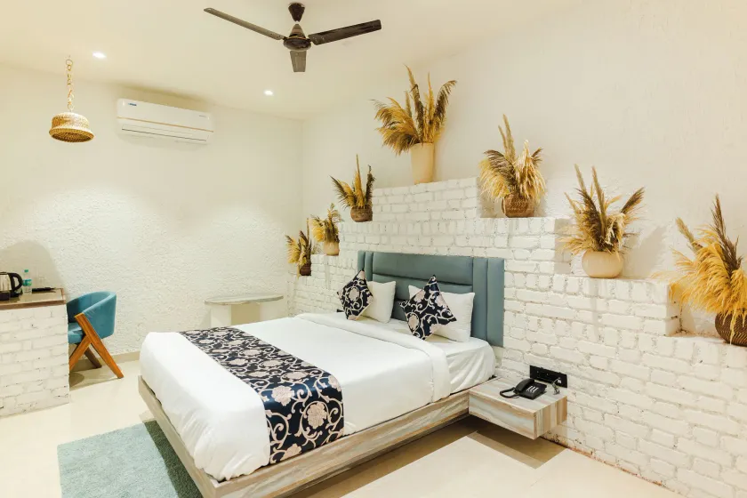 Mahaveer Residency Hotel - Image 1