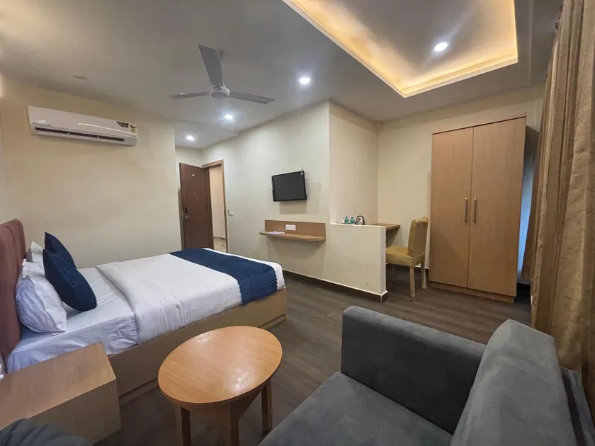  TRPOTELS THE ANANTA INN Near Old High Court Gwalior - Image 1