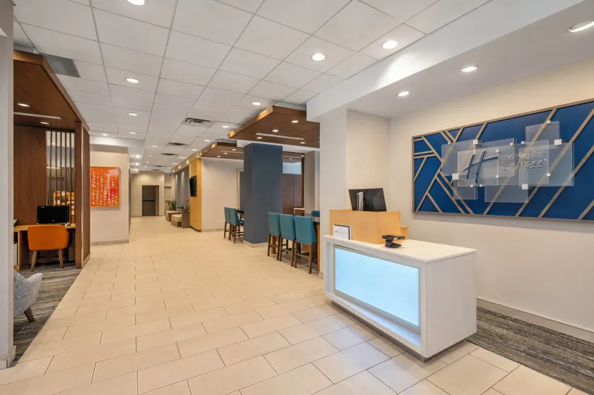 Holiday Inn Express Toronto Downtown by IHG - Lobby