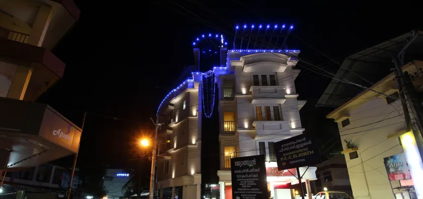 Srivar Hotels - Image 1