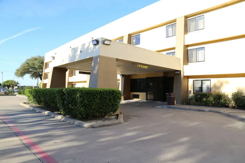 Baymont by Wyndham Plano - Image 1