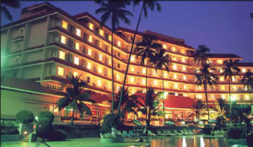 The Retreat Hotel & Convention Centre - Image 1