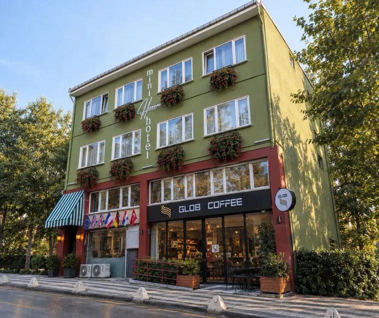 Mini Harem Hotel - Image 1