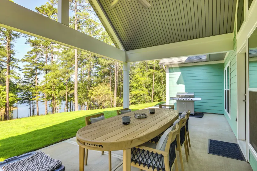 Lakefront Mccormick Retreat w/ Patio & Views - Image 1