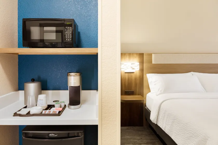 Holiday Inn Express & Suites Terre Haute by IHG - Værelse
