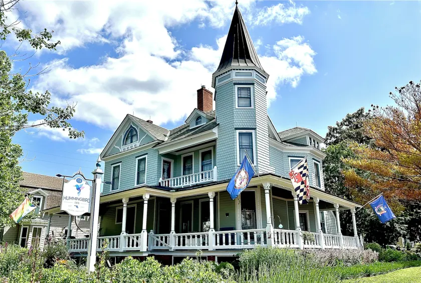 Hummingbird Inn - Image 1