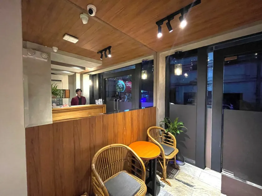 Anex Hotel near Roxas Boulevard - Image 1