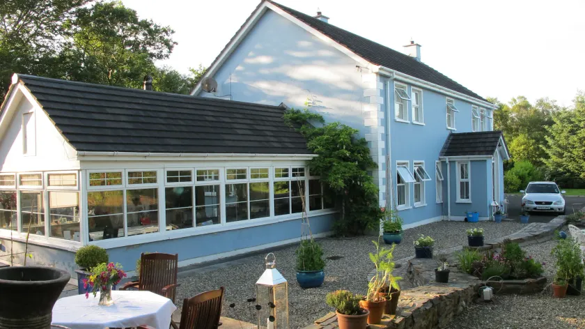 Five Oaks Bed & Breakfast with free parking, tranquil setting - Image 1