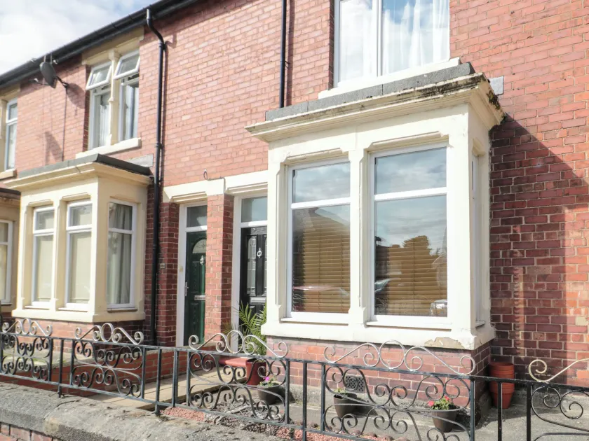 18 Acklington Road - Image 1