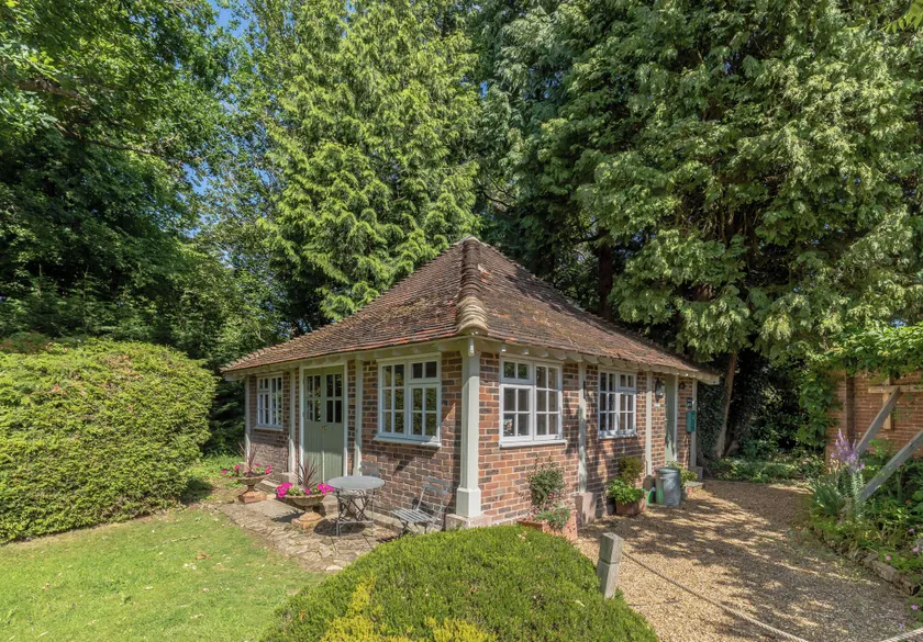 Old Mill Lodge by Huluki Sussex Stays - Image 1