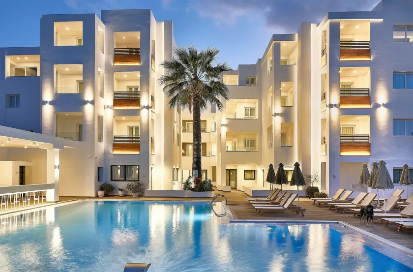 Arminda Hotel & Spa - Image 1
