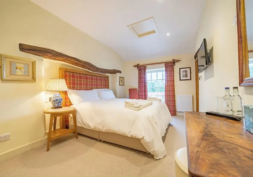 The Fleece Inn - Image 1