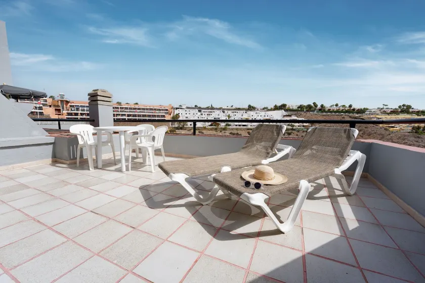 Ura Hotels Roslara - Image 1