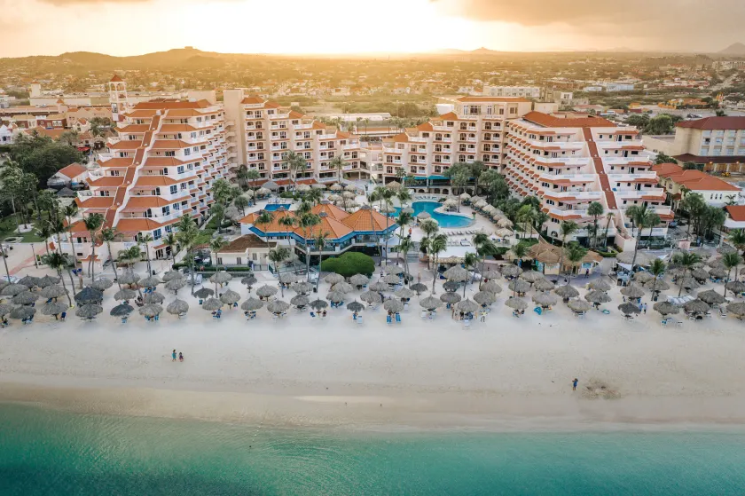 Playa Linda Beach Resort - Image 1