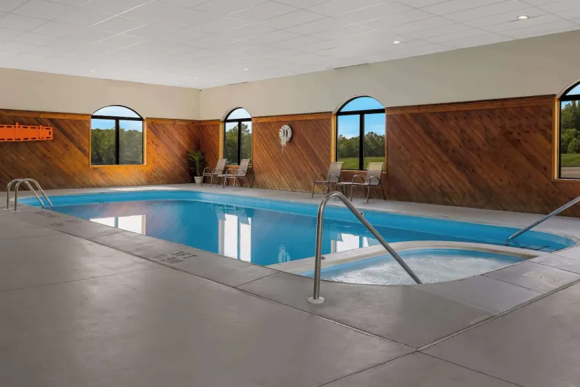 Sleep Inn Bolivar - Image 1
