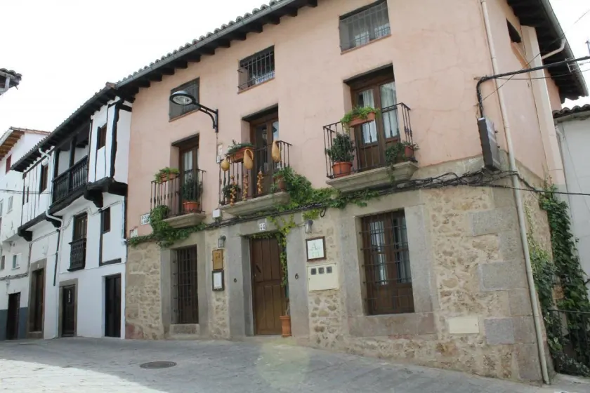 Apartamentos Rurales La Lancha - Image 1