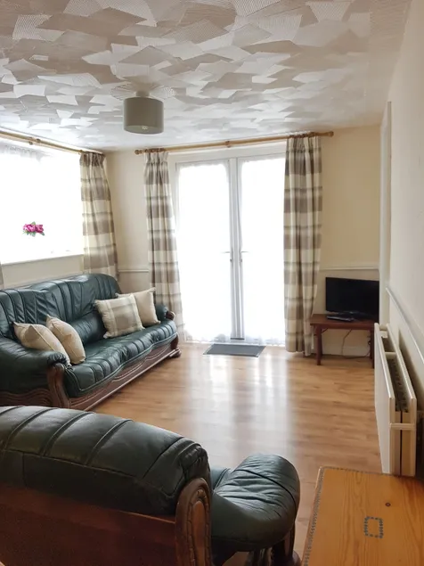 Holly Cottage - Image 1